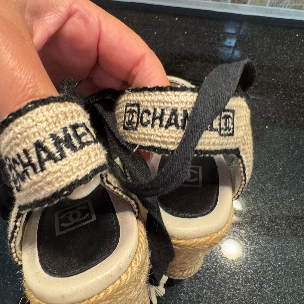 CHANEL Women's Black and Cream Espadrilles - Picture 4 of 16